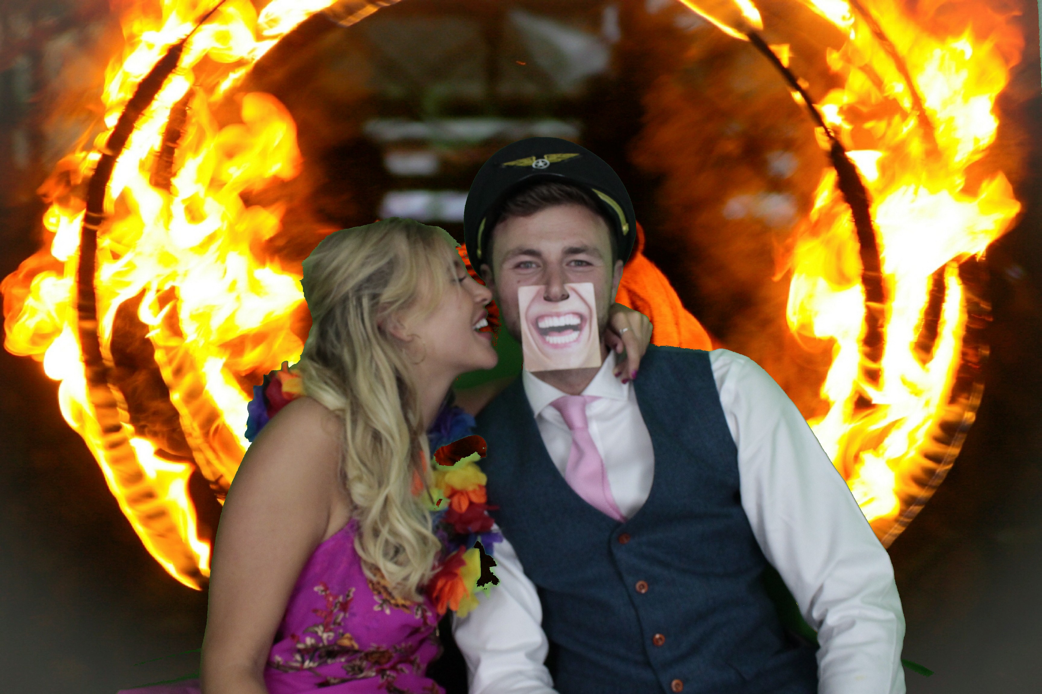 Mr & Mrs Bowles | View more photos from the event at gallery.myphotoboothexperience.co.uk/u/MyPhotoBoothExperienceLtd/Mr-Mrs-Bowles